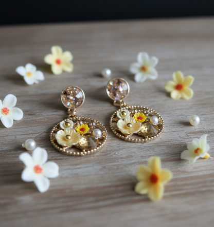 Kriki Daisy Bloom Charm Drop Earrings