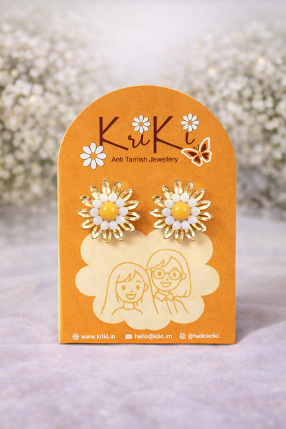 Kriki Daisy Pearl Stud Earrings