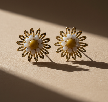 Kriki Daisy Pearl Stud Earrings