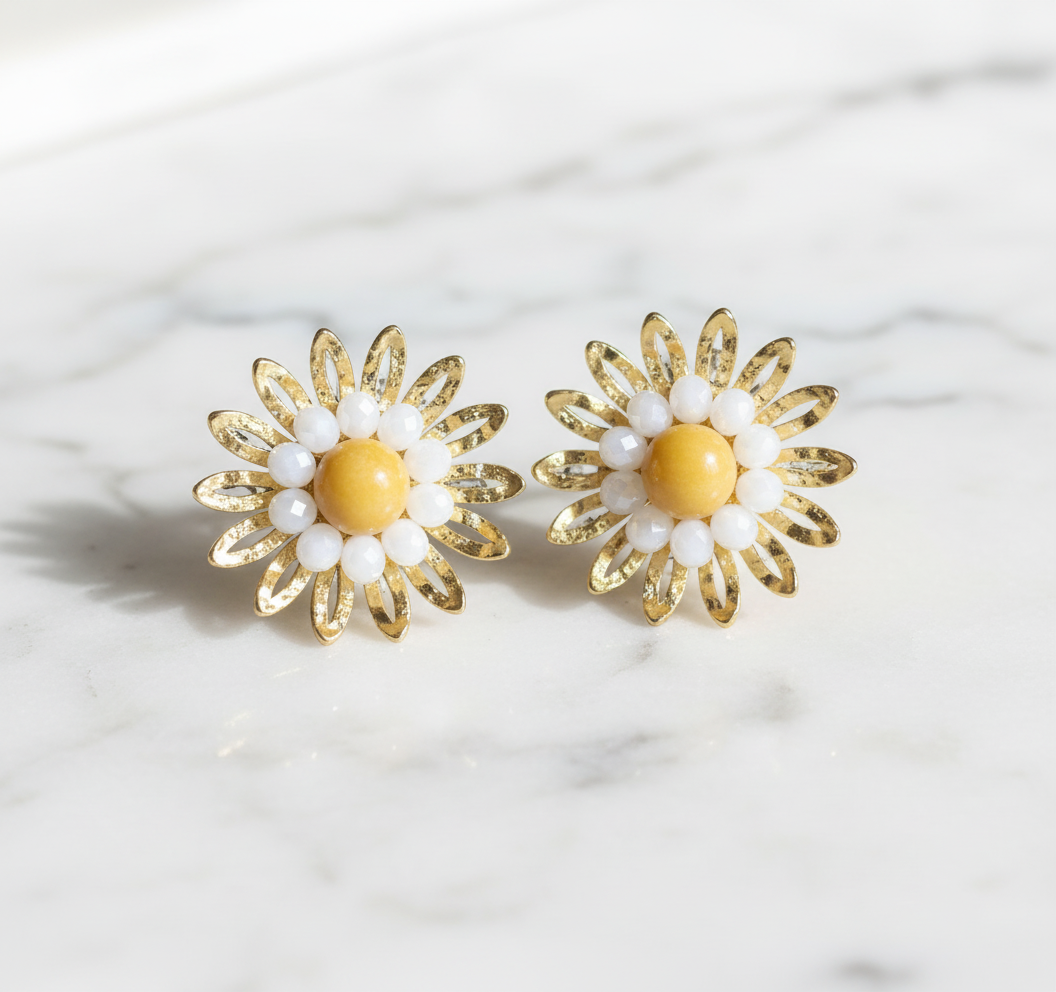 Kriki Daisy Pearl Stud Earrings