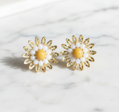 Kriki Daisy Pearl Stud Earrings