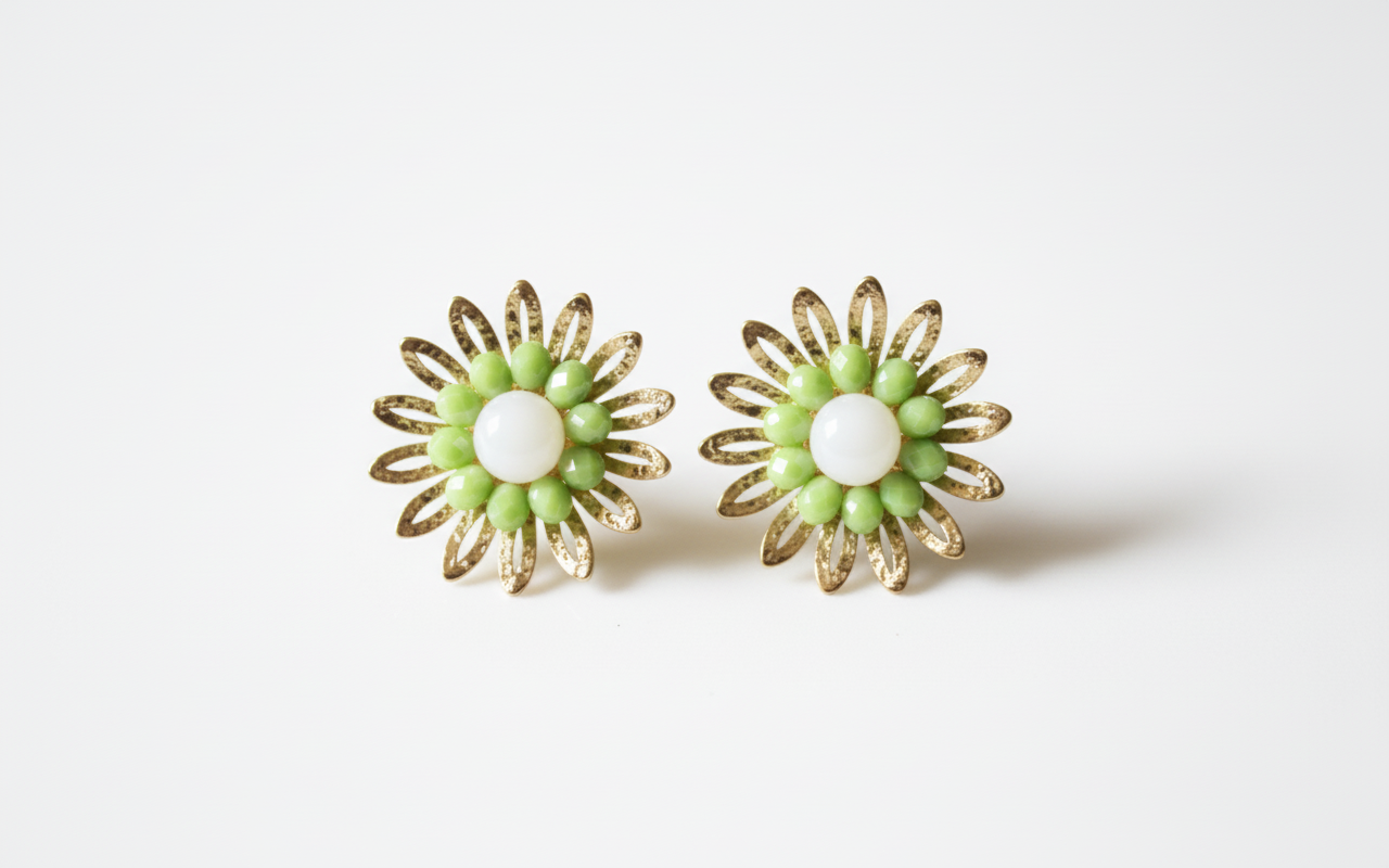 Kriki Meadow Daisy Stud Earrings