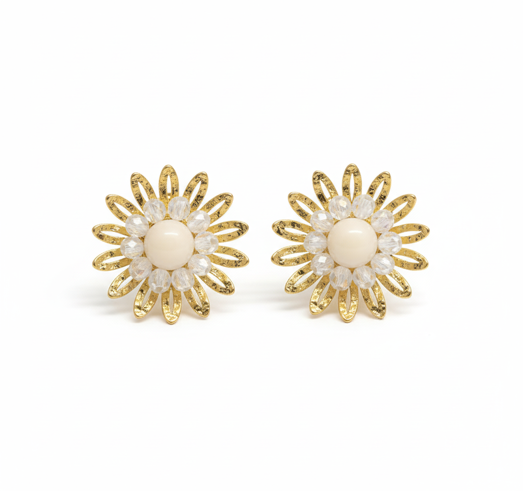 Kriki Pearl Daisy Stud Earrings