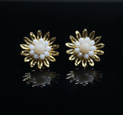 Kriki Pearl Daisy Stud Earrings