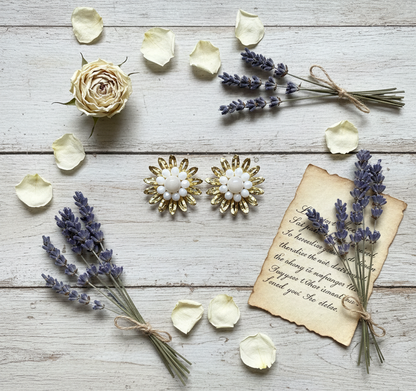 Kriki Pearl Daisy Stud Earrings